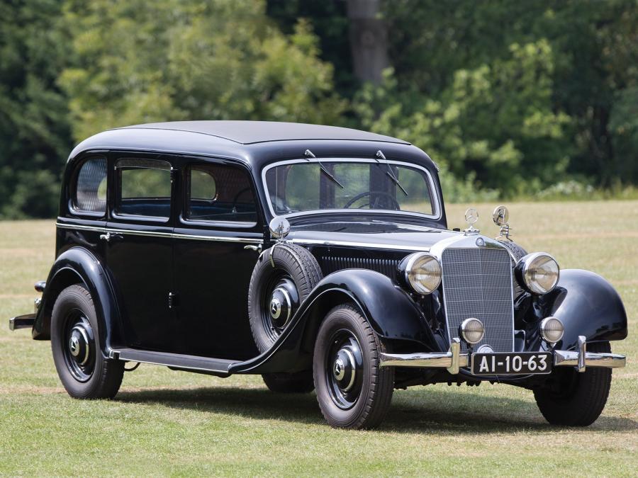  Mercedes-Benz 320 Pullman Limousine (W142) 1937 года  (фото 10 из 18)